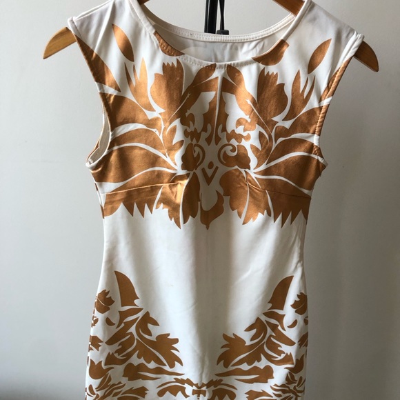 Patterned white dress - Picture 3 of 3